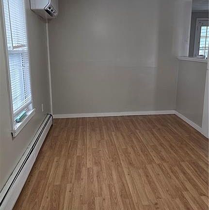 4th image of 18 Glen St