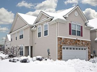 27 Sutton Ct, Pennington, NJ 08534