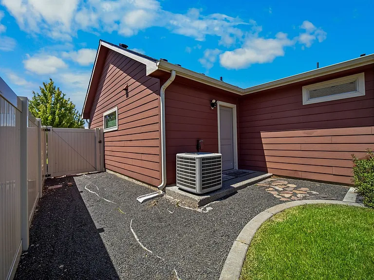 20119 E Glenbrook Ave — Photo 39