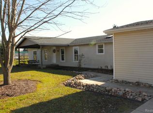 8370 E Cole Rd, Durand, MI 48429