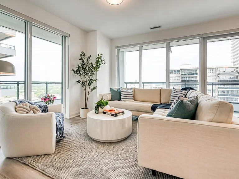 55 Broadway Ave — Photo 10