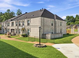 4392 Chateau De Ville Dr APT H, Saint Louis, MO 63129