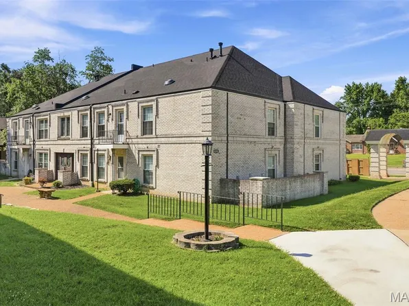 4392 Chateau De Ville Dr APT H, Saint Louis, MO 63129