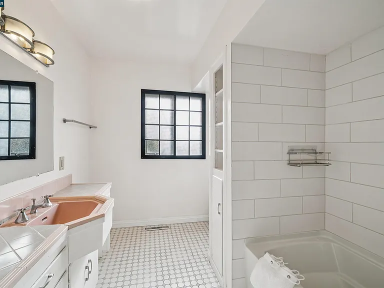 818 Solana Dr — Photo 8