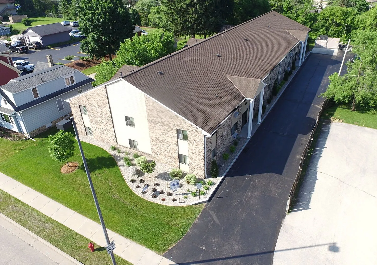 Applecrest Apartments — Photo 1