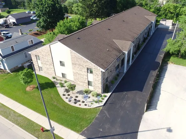 Applecrest Apartments, N90W17087 Appleton Ave #4-16, Menomonee Falls, WI 53051
