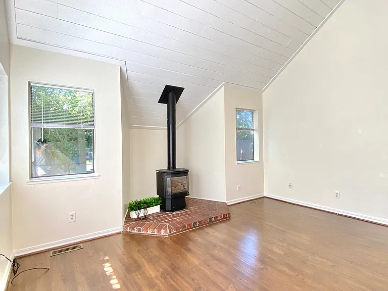 2509 Garfield Ct — Photo 5