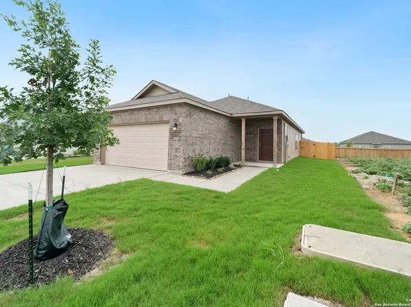 3509 Sky Place, Seguin, TX 78155