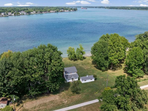 156 N Russell Dr