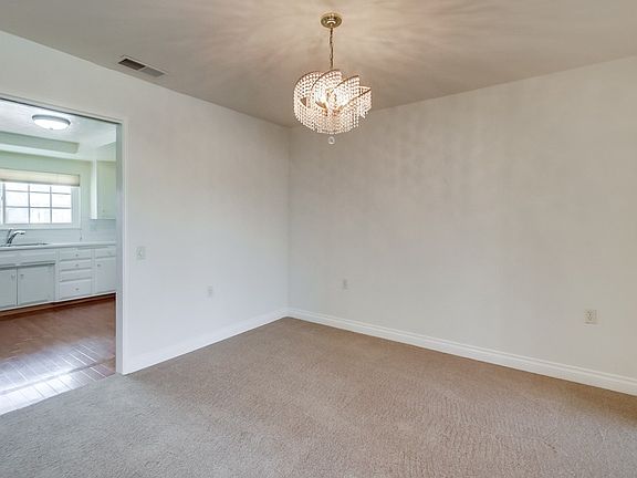 5th image of 16462 Ramada Dr