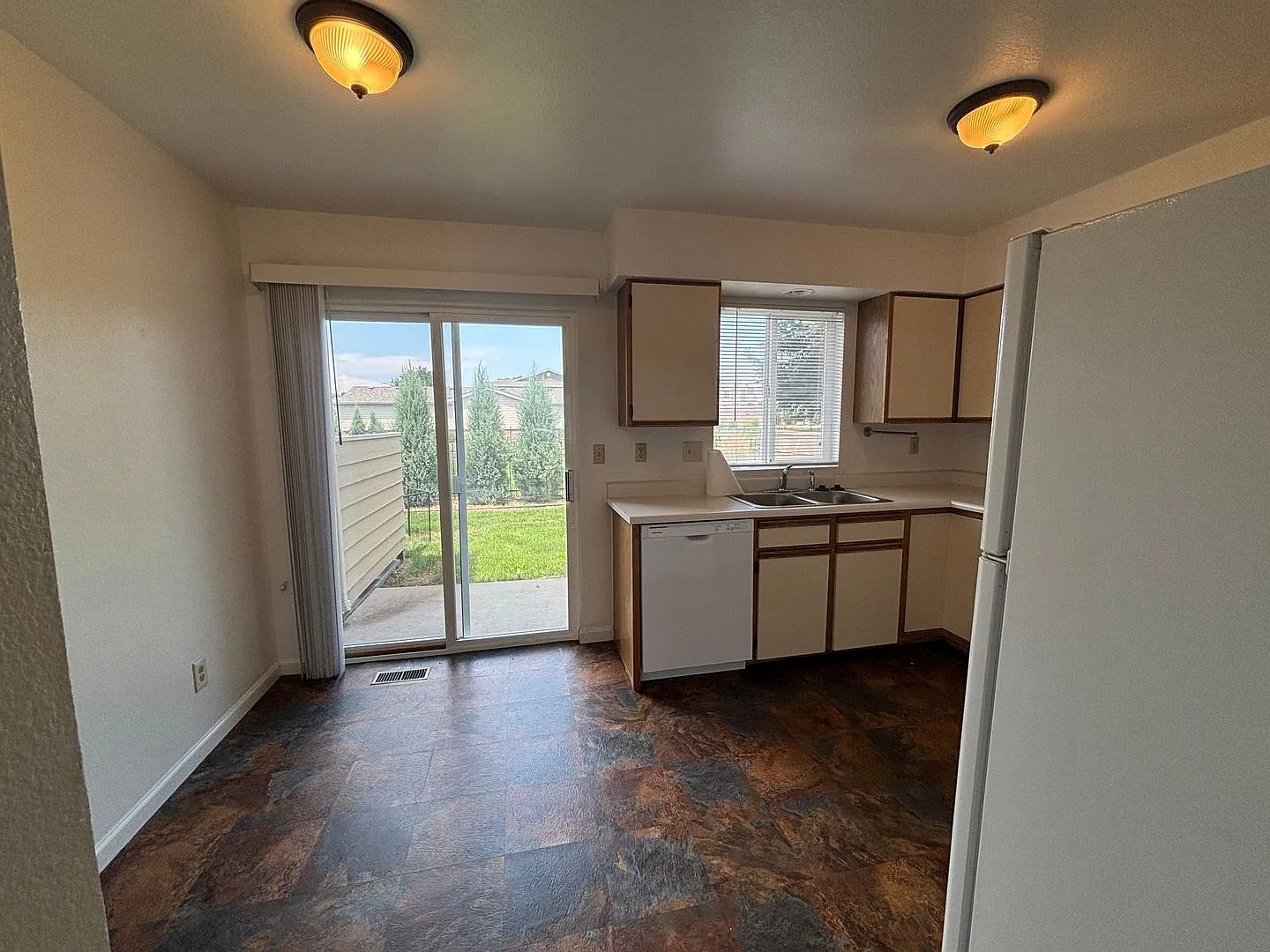 133 W 47TH PL — Photo 4