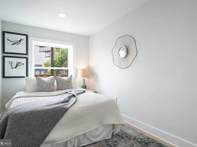 520 Irving St NW — Photo 29