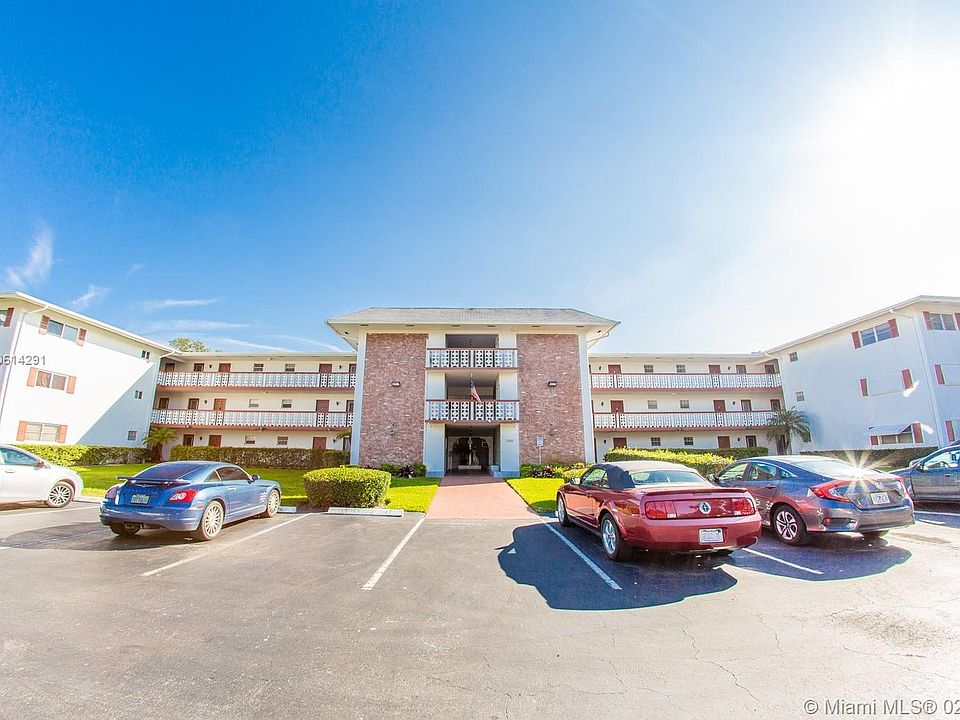 1st image of 1201 S Hillcrest Ct #314