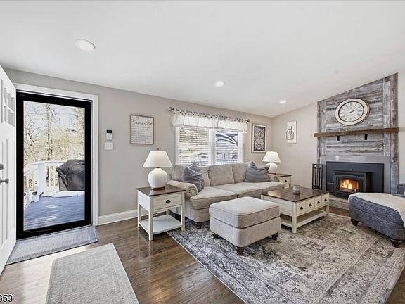 3rd image of 66 Ridgeway Ave