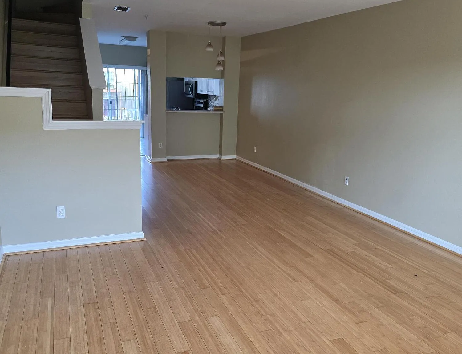 2 bed, 4.0 bath, 1530 sqft, $1,850 — Photo 3