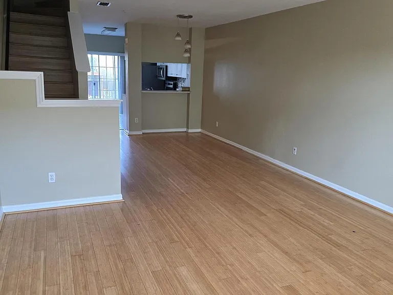 344 E Ashley St — Photo 3