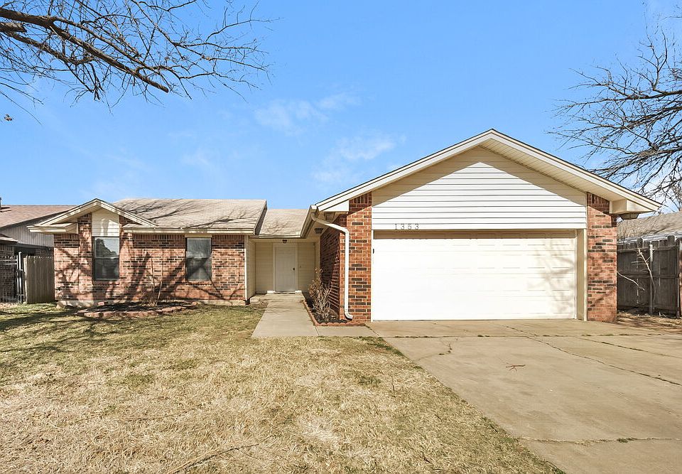 1st image of 1353 Oswego Dr