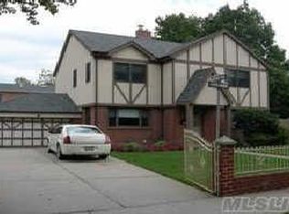 3515 Clearview Expy, Bayside, NY 11361