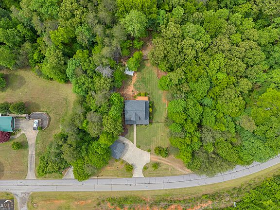 4th image of 946 Riverdale Rd
