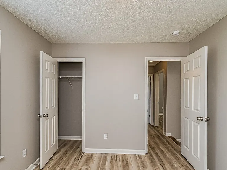 1012 S Willhaven Dr — Photo 7