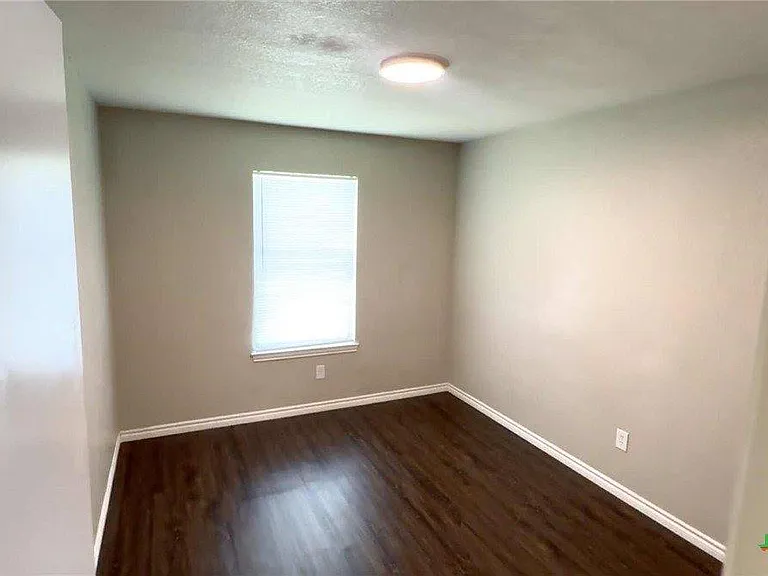 205 Erby Ave #D — Photo 7