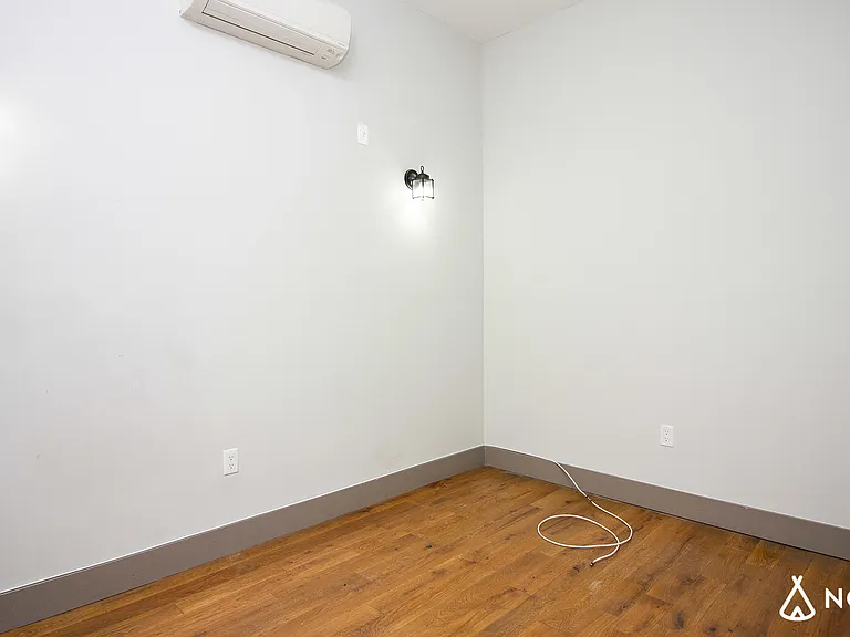 1873 Menahan St #2B — Photo 15