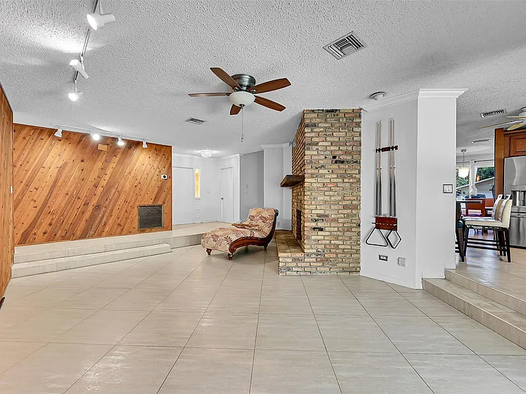 1361 SW 26th Ave — Photo 14