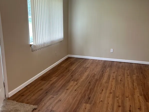 25640 Yale St, Dearborn Heights, MI 48125