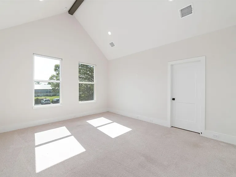 5630 Bertellis Ln — Photo 11