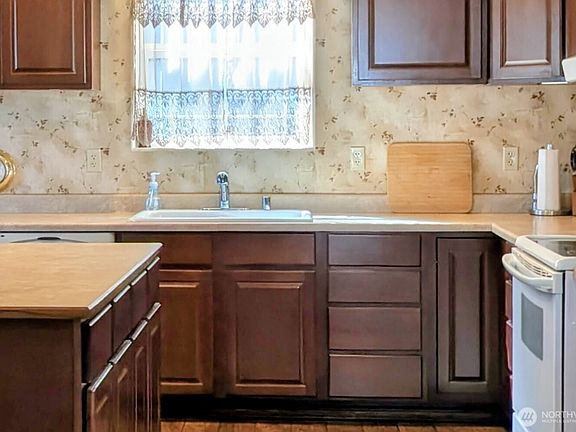 5th image of 117 Enchanted Valley Drive N