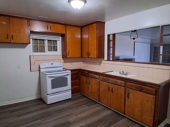 3326-3332 E. Clinton Ave