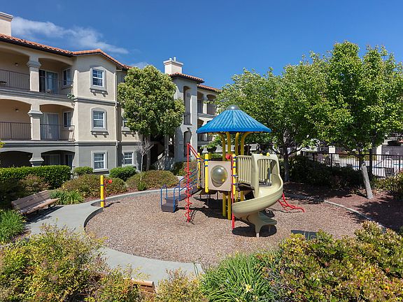 4th image of 2601 Hilltop Dr #11436