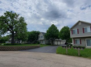 21 Windsor Cir UNIT D, South Elgin, IL 60177