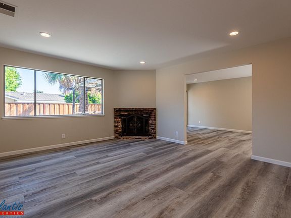 3rd image of 4372 Glenpark Dr
