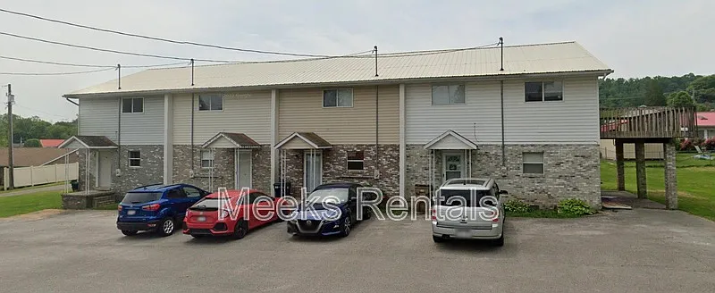 3 bed, 1.5 bath, 1400 sqft, $1,500 — Photo 1