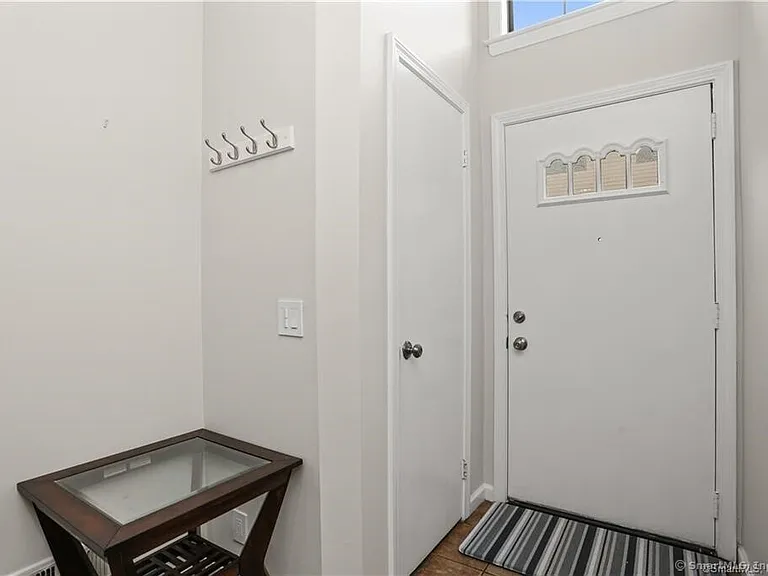 237 Strawberry Hill Ave #42 — Photo 3
