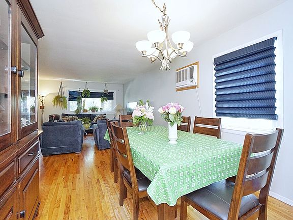 5th image of 121 Kennington St