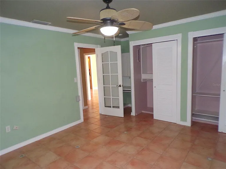 270 Belaire Ct — Photo 10