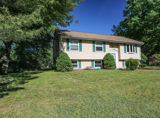 23 Dean St, Hudson, MA 01749