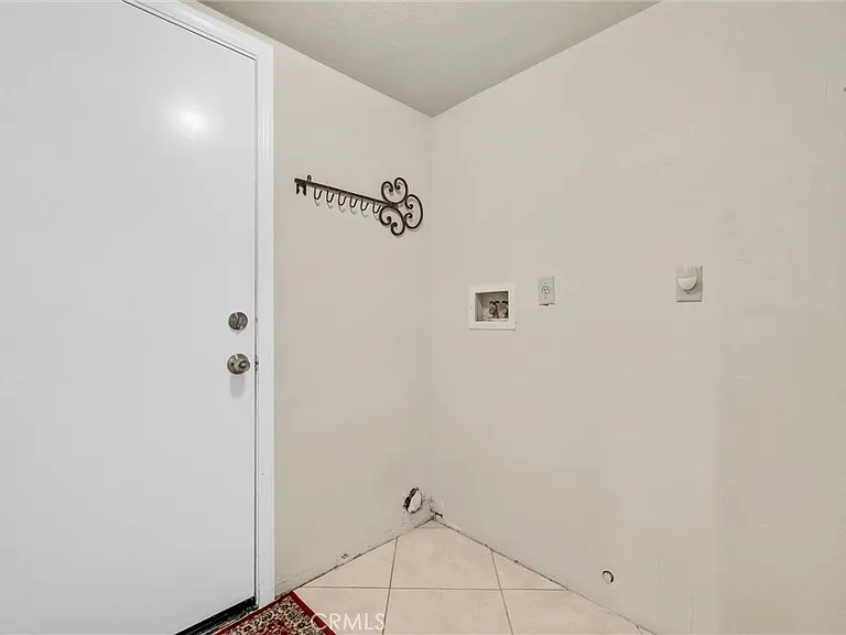 1070 Cannon Rd — Photo 24