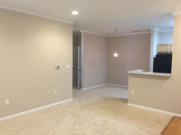 large LR / DR / Kit combo with neutral colors