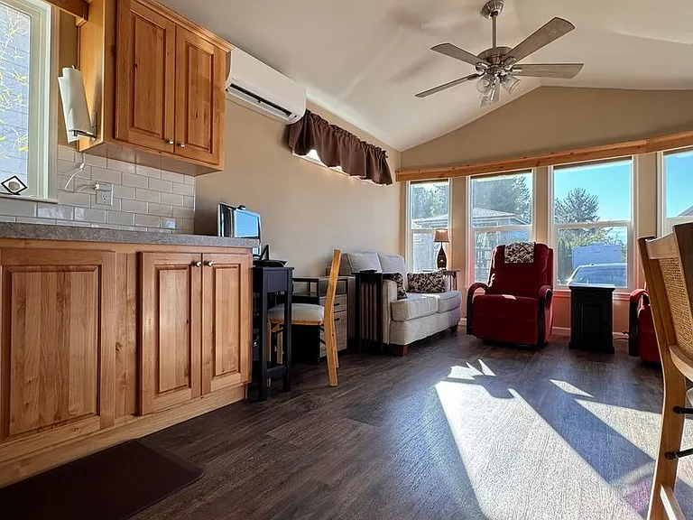 11 Pond Ln — Photo 10