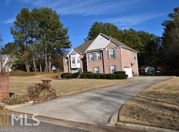 2nd image of 360 Brook Hollow Dr