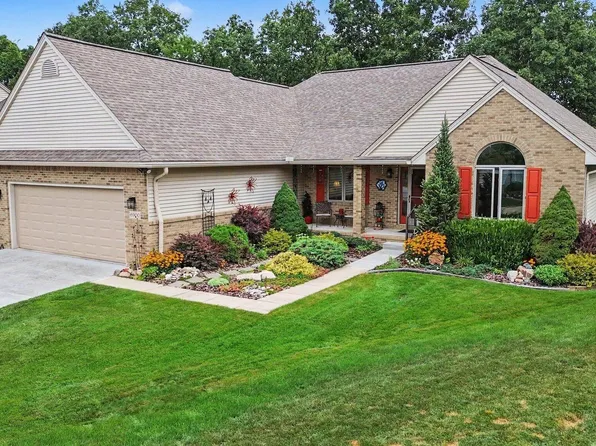 6900 Wellington Dr, Dexter, MI 48130