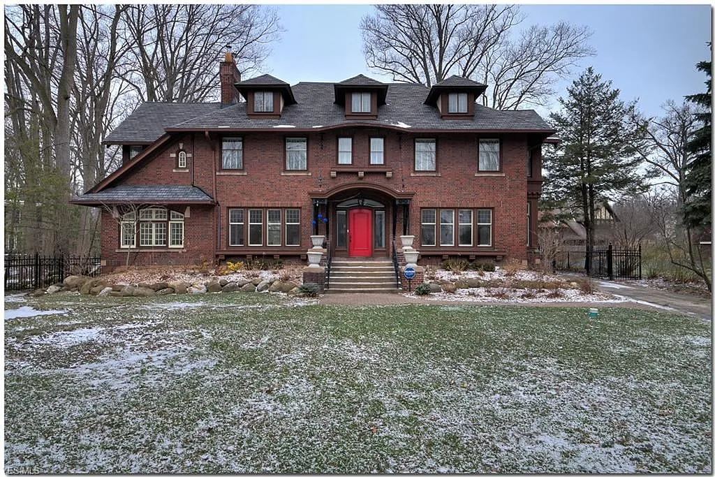 2989 N Woodland Rd photo 1