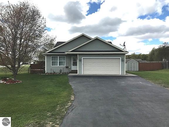 3rd image of 2460 Woodcock Ln