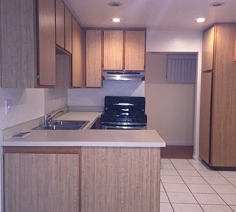 4th image of 1230 S Cypress Ave APT G