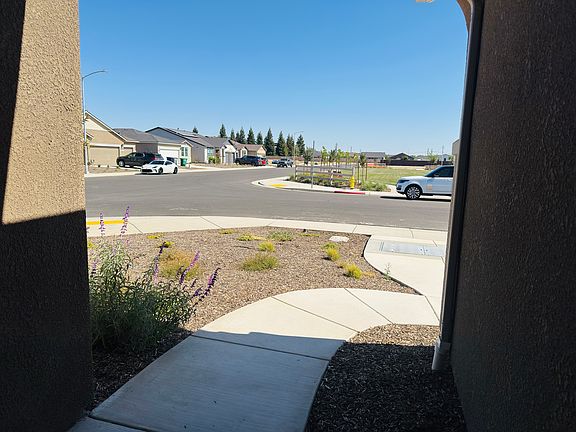 3rd image of 560 Riley Ave