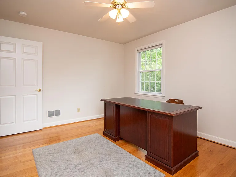 1313 Grove Rd — Photo 20