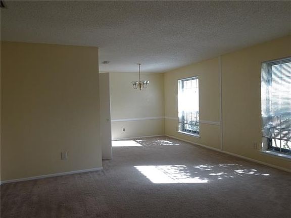 3rd image of 1131 Southwestern Dr
